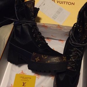 Louis Vuitton Boots size 9 Authentic